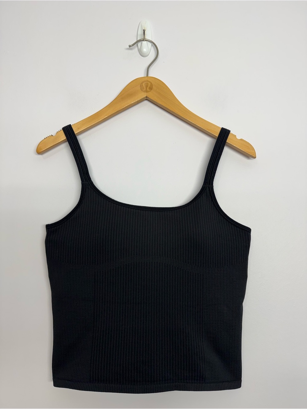 159: Lululemon Ebb to Street Scoop-Neck Cropped Tank Top B/C Cup Black Size 10